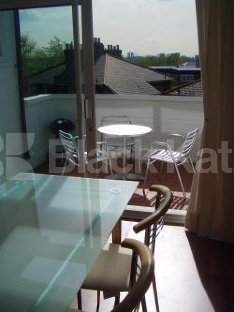 			NEW INSTRUCTION!, 3 Bedroom, 1 bath, 1 reception Flat			 Stratford Villas, Camden Square